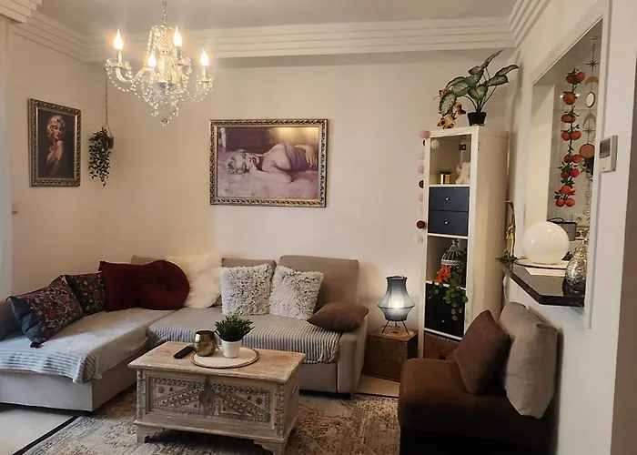 First Line Apartment *