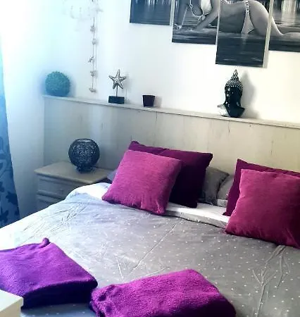 First Line * Μαρμπέλλα