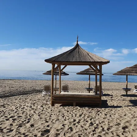 First Line Διαμέρισμα *